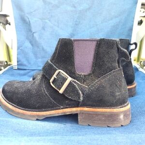 LL Bean Ladies Black Suede Ankle Booties Size 8 🖤